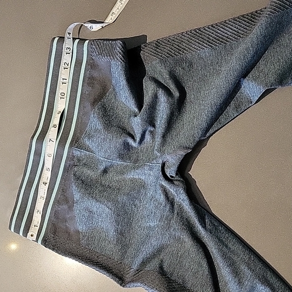 Fabletics Legging - Picture 3 of 8